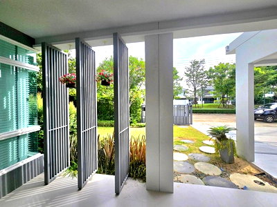 Houses for rent Bangkok-Chon Buri Motorway : FOR RENT  HOUSE PROPERTY  100000 BAHT per MONTH