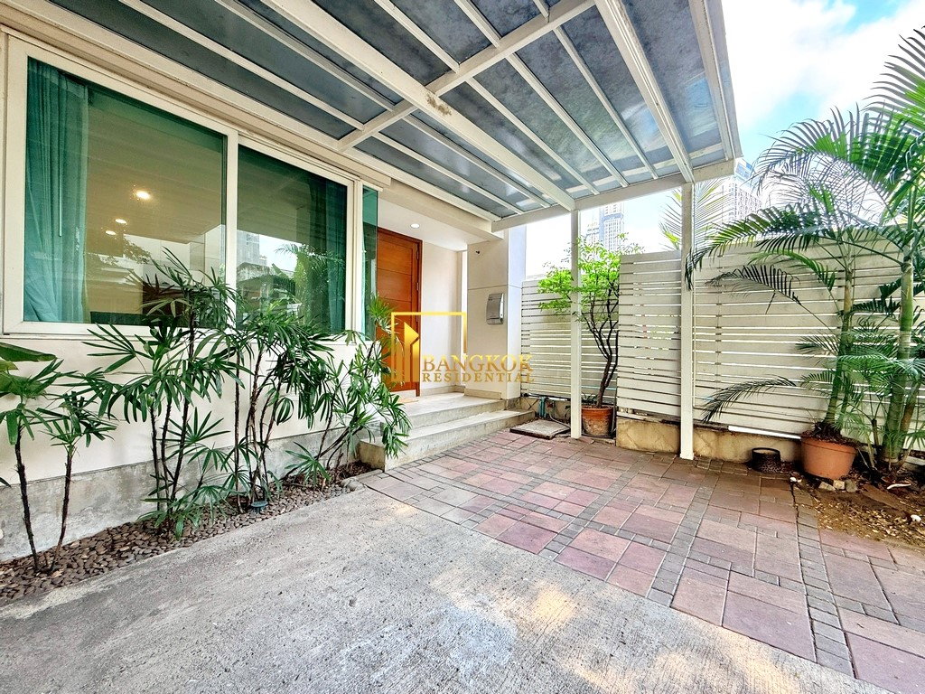 รูป Very Spacious 4 Bedroom House For Rent in Ekkamai Area - BR8448SH - รูปที่ 3/39