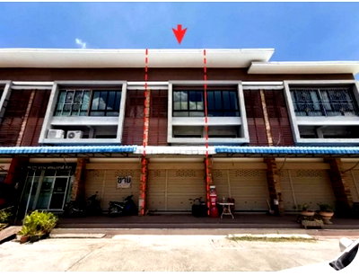 Shophouses for sale Nakhon Ratchasima : FOR SALE  COMMERCIAL BUILDING PROPERTY  2274000 BAHT.