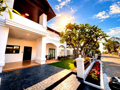 Houses for sale Na Jomtien, Chonburi : Single house for sale in Hin Wong Niwet Village, Na Jomtien, Sattahip. Excellent location, close to the beach.