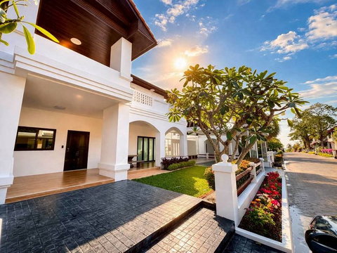 ขายบ้านเดี่ยว หมู่บ้านหินวงนิเวศน์ นาจอมเทียน สัตหีบ ทำเลดี ใกล้ทะเล