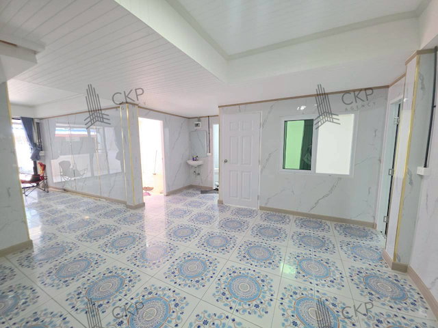 รูป ขาย ทาวน์เฮาส์รีโนเวทใหม่พร้อมอยู่ในซอยรัชดา 32 บนทำเลใจกลางเมือง เดินทางสะดวกใกล้ถนนรัชดาภิเษก ลาดพร้าว และ MRT ภาวนา | รหัส 93353 - รูปที่ 9/22