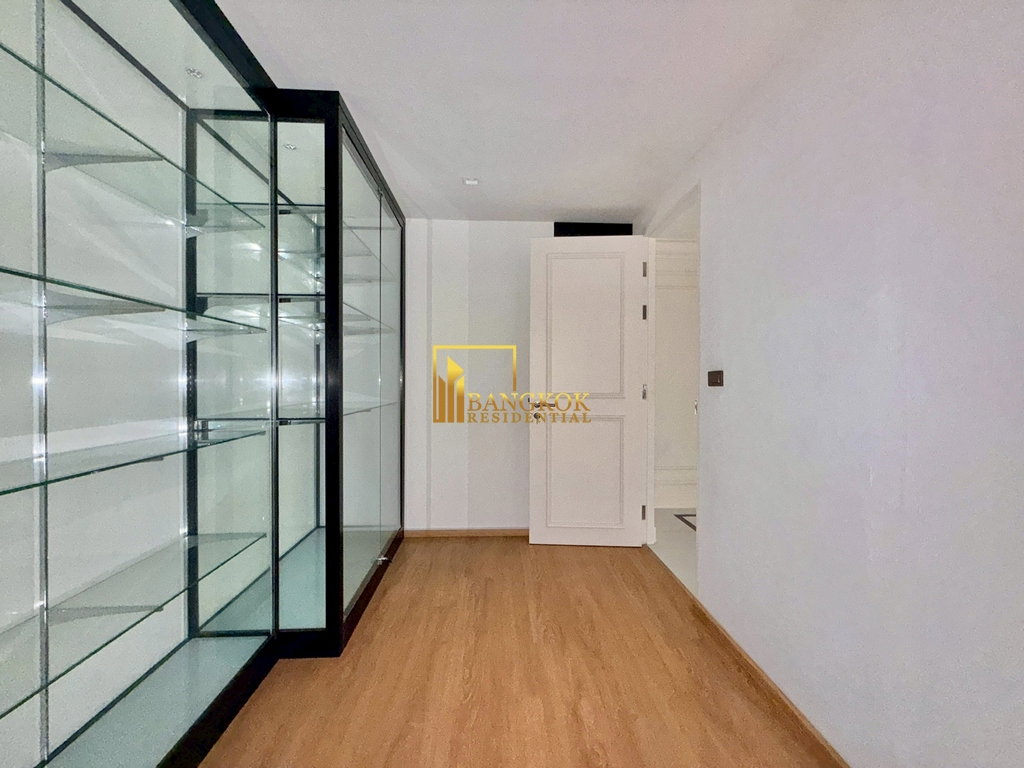 รูป Phatsana Gardens | Large 3 Bedroom Residence in Ekkamai - BR5954CD - รูปที่ 10/50