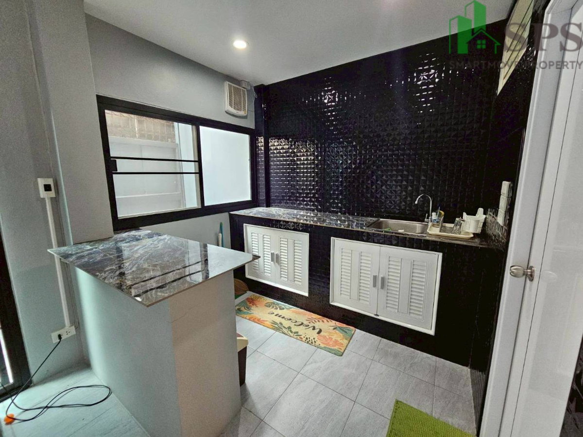 รูป ให้เช่า Townhouse สุขุมวิท 72 ใกล้บีทีเอสแบริ่ง (SPSP654) - รูปที่ 8/16