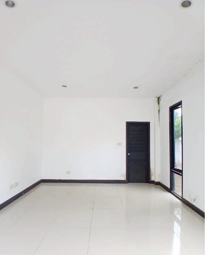 picture HOME 65 Sq.w. Cha-Am Petchburi for 1.3M - 8/12