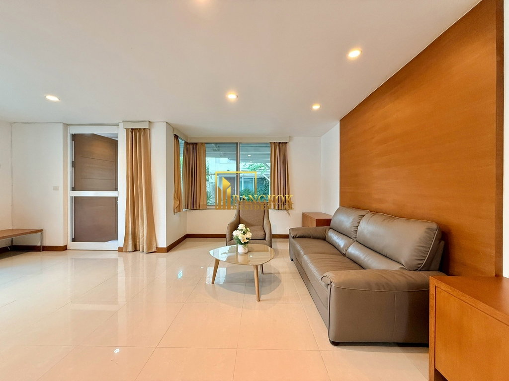 รูป Very Spacious 4 Bedroom House For Rent in Ekkamai Area - BR8448SH - รูปที่ 5/39