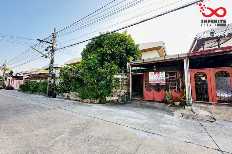 3-bed house for sale, 174 sqm, 42 sq wah, Phra Khanong