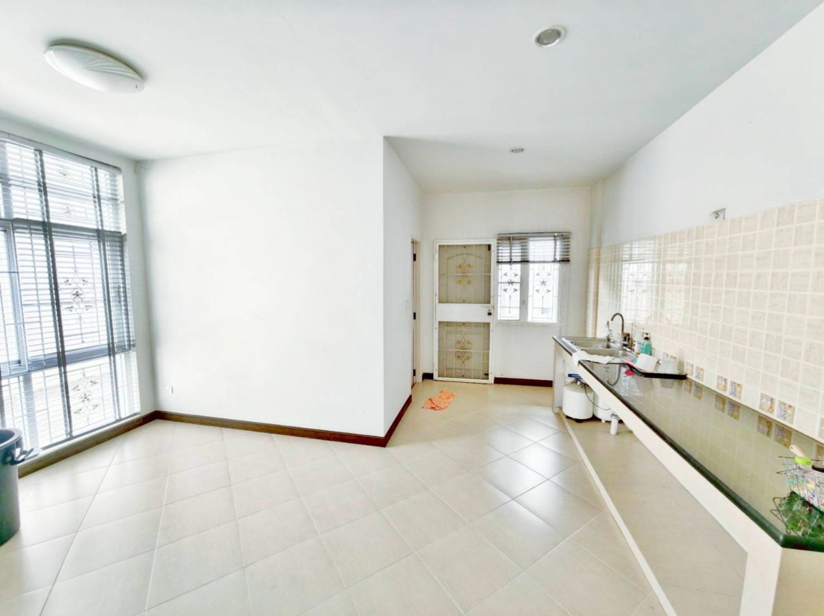 รูป ขายทาวน์โฮม3ชั้น ลาดพร้าว 101 หมู่บ้านศิรินโฮม หลังมุม พื้นที่28.1ตรว.เพียงแค่4.7ล้าน ใกล้รถไฟฟ้าสายสีเหลือง-สถานีลาดพร้าว 101  - รูปที่ 16/22