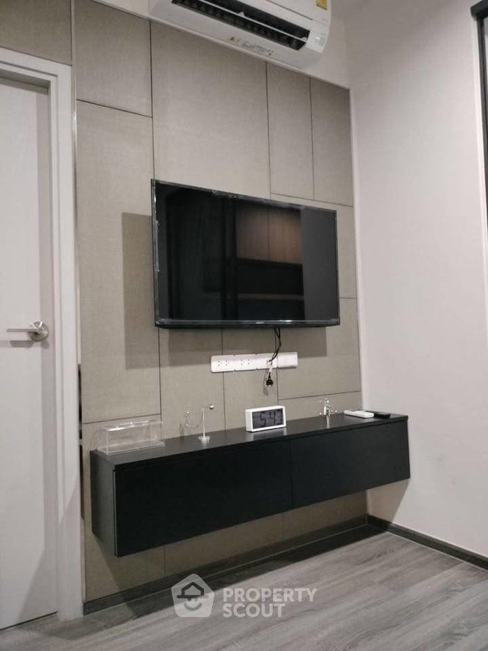 picture 2-BR Condo at Ideo Chula Samyan near MRT Sam Yan (ID 2815621) - 2/8