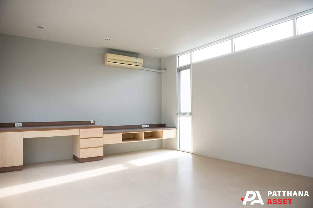 รูป บ้านเดี่ยว 3ชั้น 3ห้องนอน ให้เช่า ทำเลทองหล่อ สุขุมวิท49 ใกล้สมิติเวช เหมาะทั้งอยู่เองและ Home Office - รูปที่ 6/25