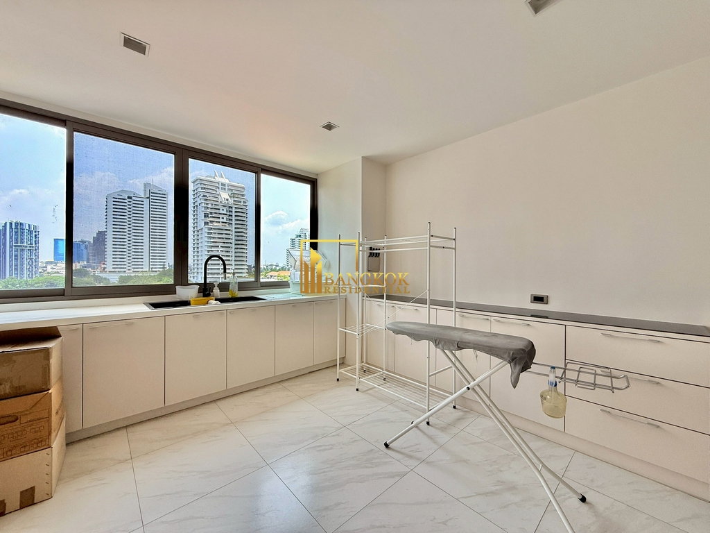 รูป Phatsana Gardens | Large 3 Bedroom Residence in Ekkamai - BR5954CD - รูปที่ 37/50