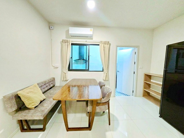 รูป สนามกอล์ฟเมืองแก้ว1.7กม วัดคลองปลัดเปรียง 1.1กม. ทาวน์เฮ้าส์ 2ชั้น ให้เช่า 2นอน 2น้ำ เมกาบางนา 2 กม. ใกล้ตลาดบางแก้ว 1 กม.18ตร.วา. 145ตร.ม - รูปที่ 3/8