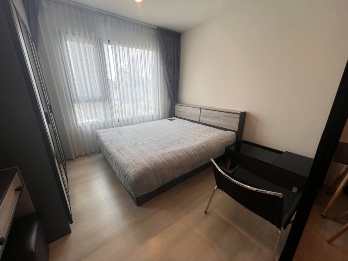 รูป Life asoke!! ให้เช่า ห้องบิ้วท์อิน เดินทางสะดวกติดรถไฟฟ้า 2 สาย วิวตึกสิงห์ - รูปที่ 6/10