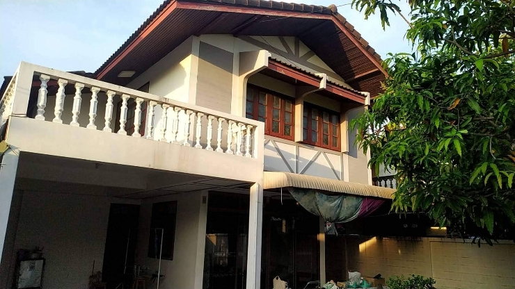 รูป ขายบ้านเดี่ยว 2 ชั้น หลังใหญ่ 77 ตร.ว. หลังตลาดสี่มุมเมือง
ราคา 4.2 ล้านบาท | 4 ห้องนอน 2 ห้องน้ำ | พื้นที่ใช้สอย 280 ตร.ม. | จอดรถ 6 คัน - รูปที่ 1/10