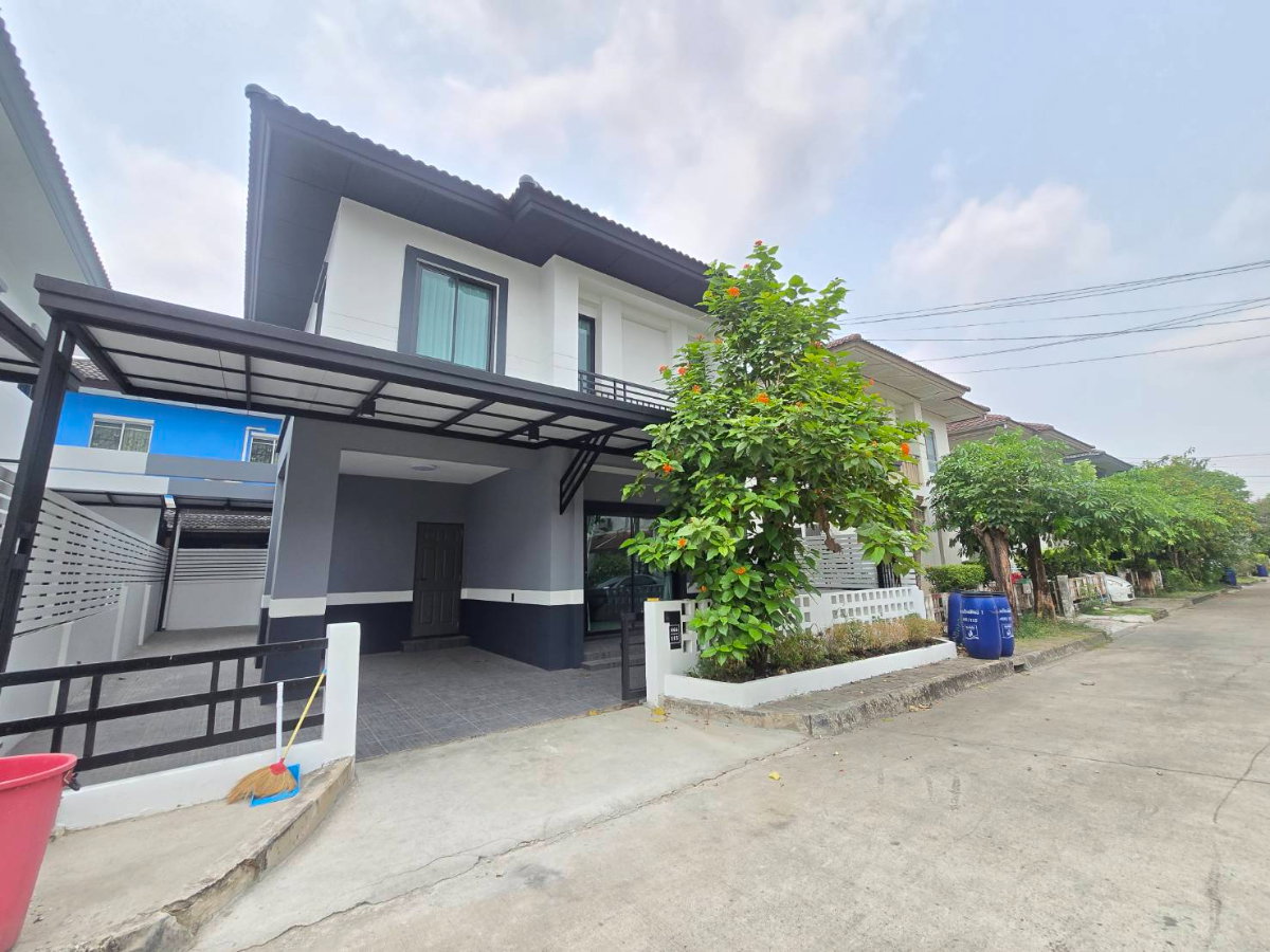 รูป ลดราคา..บ้านแฝดสไตล์บ้านเดี่ยว  รีโนเวทใหม่ หมู่บ้าน พร้อมพัฒน์1 ปัญญาอินทรา คลองสามวา ใกล้ซาฟารีเวิลด์ รถไฟฟ้า - รูปที่ 2/43