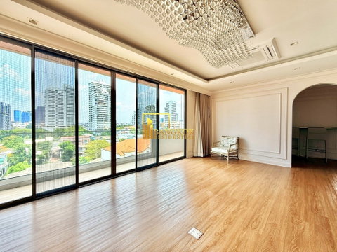 Phatsana Gardens | Large 3 Bedroom Residence in Ekkamai - BR5954CD