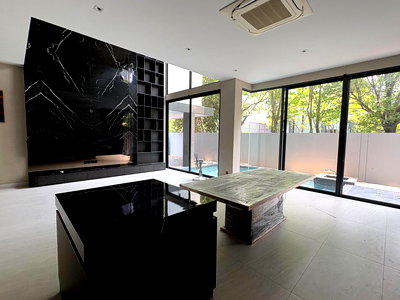 บ้านเดี่ยว วิทยาลัยพณิชยการอินทราชัย : หลังมุม ตรงข้ามคลับเฮ้า ตำแหน่งบ้านดีที่สุด! ขายบ้าน 3.5 ชั้น พร้อมสระว่ายน้ำและลิฟต์ โครงการอาร์เทล-อโศก พระราม 9 ( ARTALE Asoke-Rama 9 ) จาก Ananda 546 ตร.ม 6 นอน 4 น้ำ 3 จอด ! ด่วนมาก