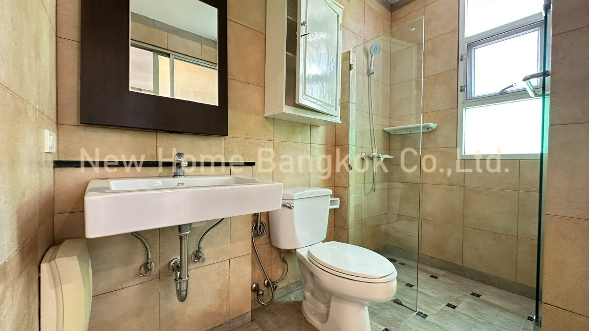 รูป ให้เช่าบ้านในโครงการส่วนตัว บ้าน 2 ชั้น 3 ห้องนอน ย่านนานา เลี้ยงสัตว์ได้ - รูปที่ 10/26