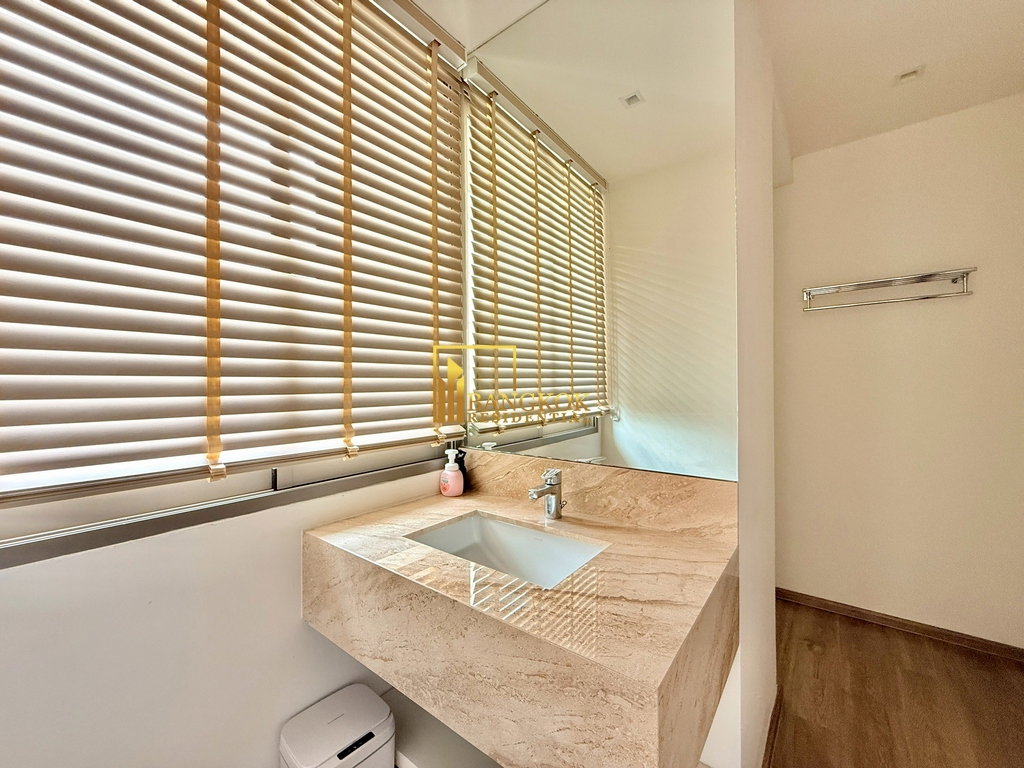 รูป Phatsana Gardens | Large 3 Bedroom Residence in Ekkamai - BR5954CD - รูปที่ 28/50