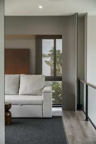 รูป HR3406ให้เช่าทาวน์โฮมหรู 3 ชั้น (แปลงมุม) "Baan Klang Muang Classe Sukhumvit 77" ตกแต่งครบ Fully Furnished พร้อมเข้าอยู่ - รูปที่ 3/18