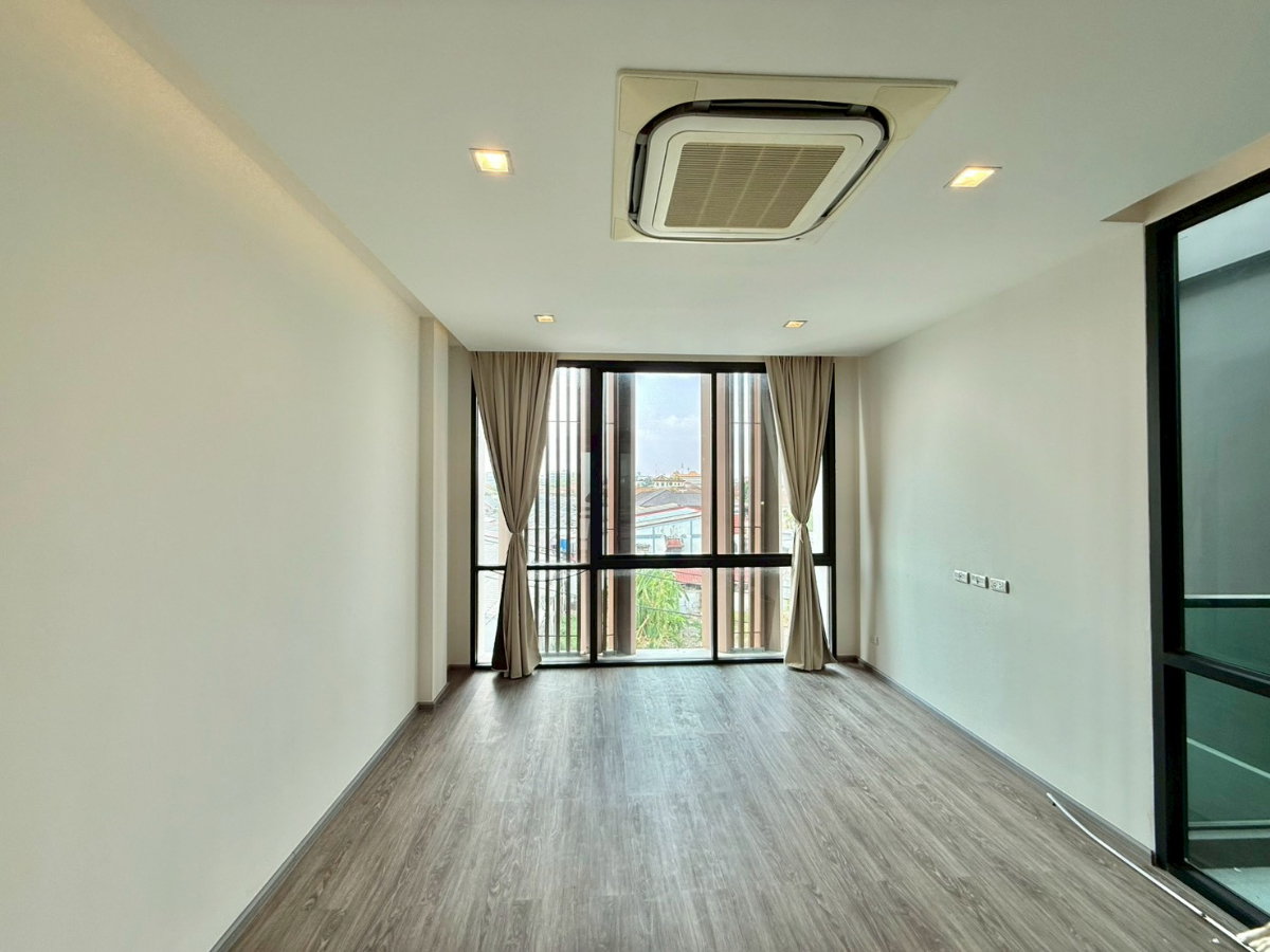 รูป 🏢✨ โฮมออฟฟิศหรู 3.5 ชั้น ออเทนส์ ลาดพร้าว-นาคนิวาส 48 3 ห้องนอน 4 ห้องน้ำ พร้อมใช้งาน สภาพใหม่มาก หลังมุมเป็นส่วนตัว ✨🏢 - รูปที่ 14/15