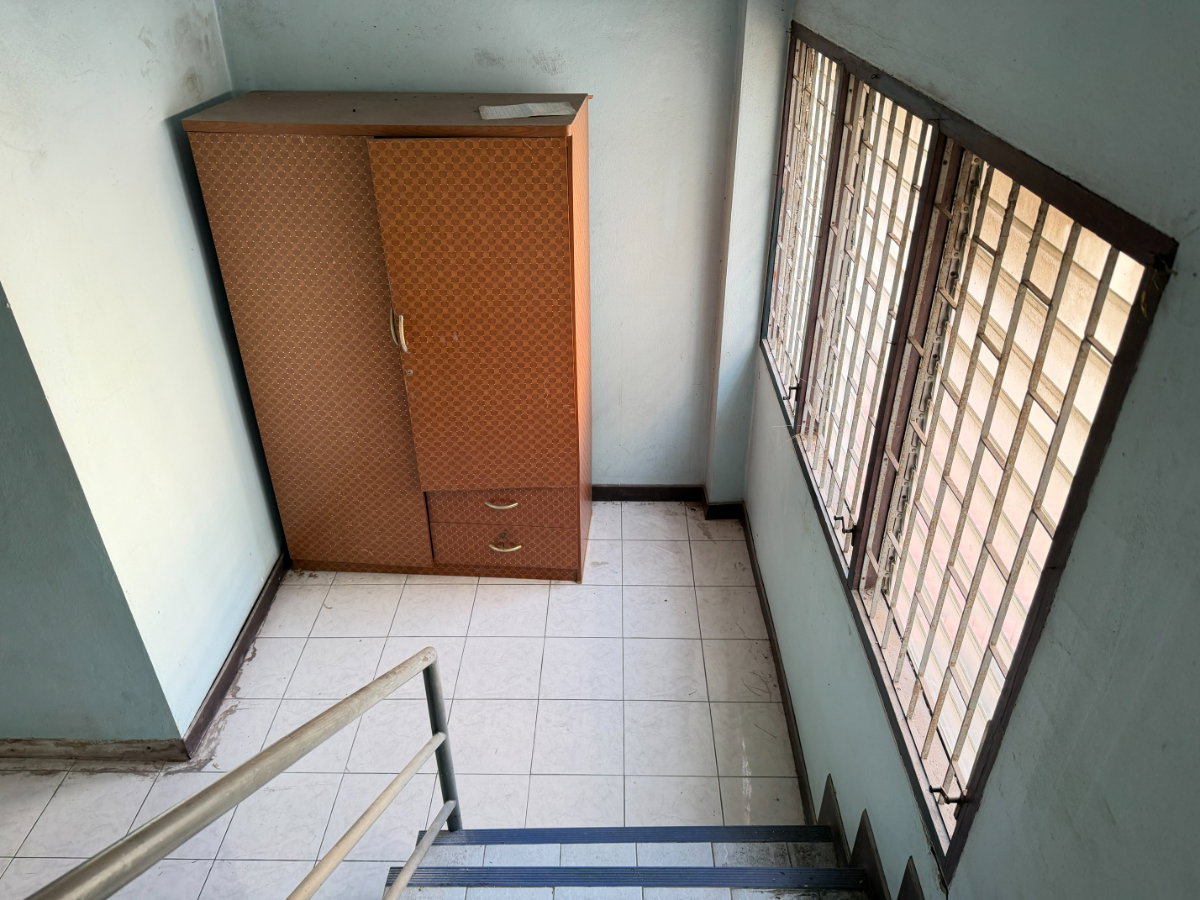 รูป อาคารพาณิชย์ 3 ชั้นครึ่ง 2ห้องนอน 3ห้องน้ำ 1ห้องครัว  - รูปที่ 18/32