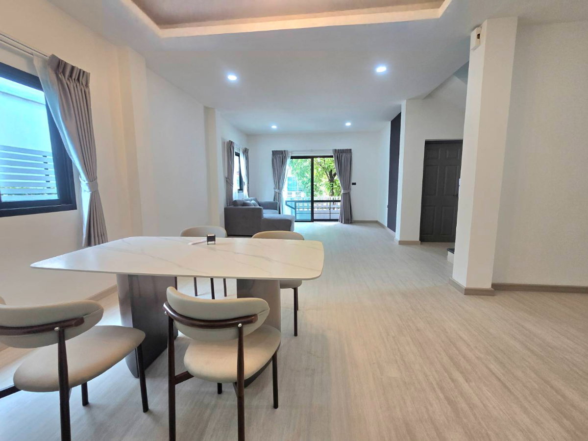 รูป ลดราคา..บ้านแฝดสไตล์บ้านเดี่ยว  รีโนเวทใหม่ หมู่บ้าน พร้อมพัฒน์1 ปัญญาอินทรา คลองสามวา ใกล้ซาฟารีเวิลด์ รถไฟฟ้า - รูปที่ 19/43