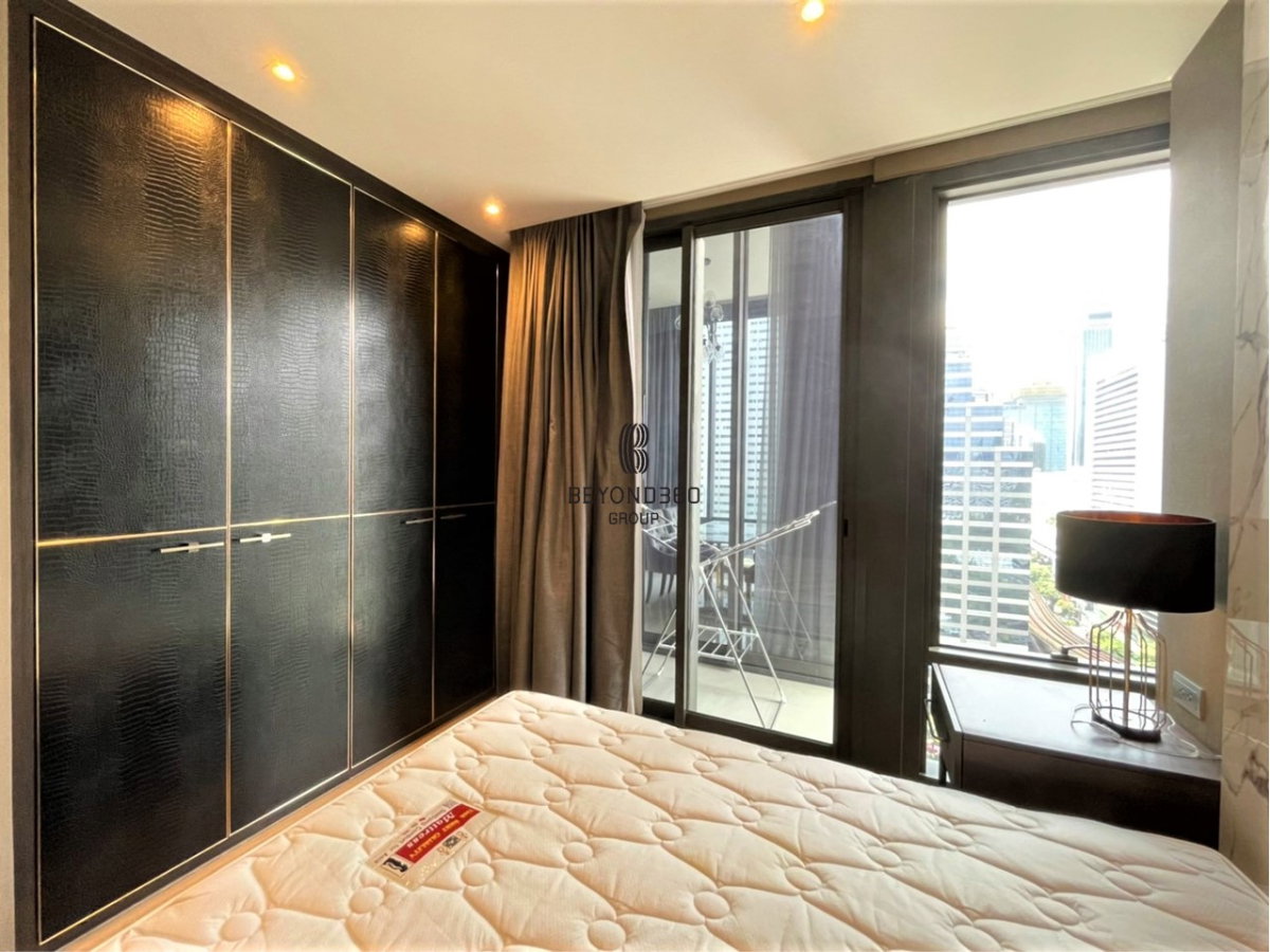 picture Ashton Silom   🌟PN-00005041🌟 - 10/19