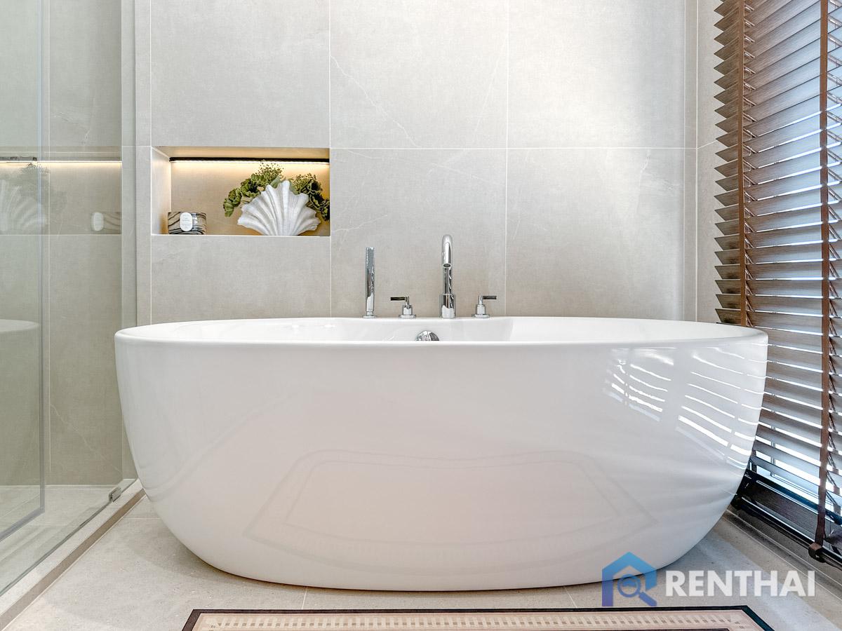 picture Exclusive Luxury Living in private Beachfront condo Pattaya. - 10/25