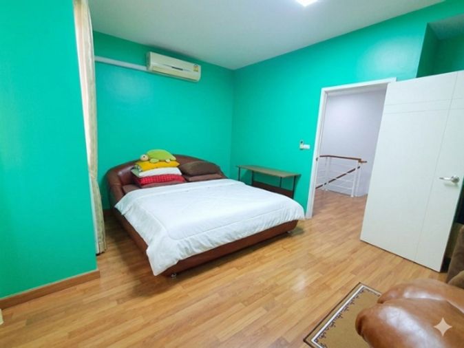 ให้เช่าทาวน์โฮม 4 ห้องนอน 280 ตร.ม. 23 ตร.ว. เขตบึงกุ่ม
