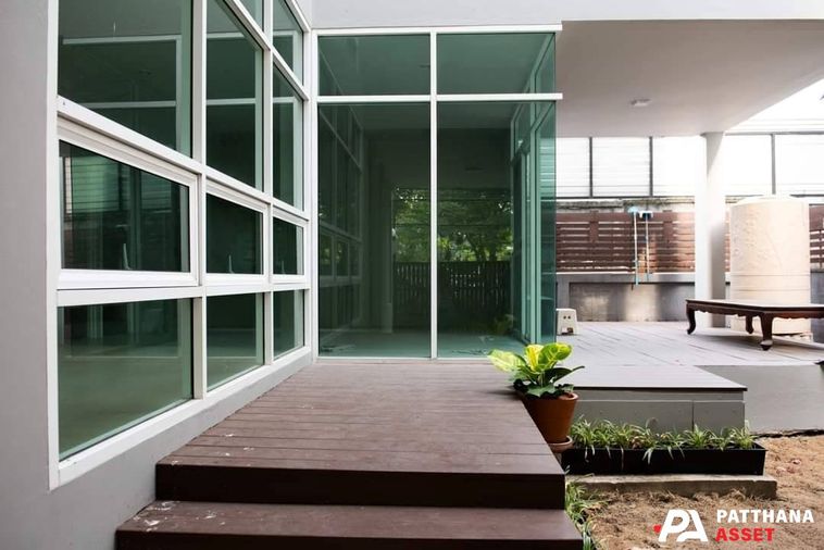 บ้านเดี่ยว 3ชั้น 3ห้องนอน ให้เช่า ทำเลทองหล่อ สุขุมวิท49 ใกล้สมิติเวช เหมาะทั้งอยู่เองและ Home Office