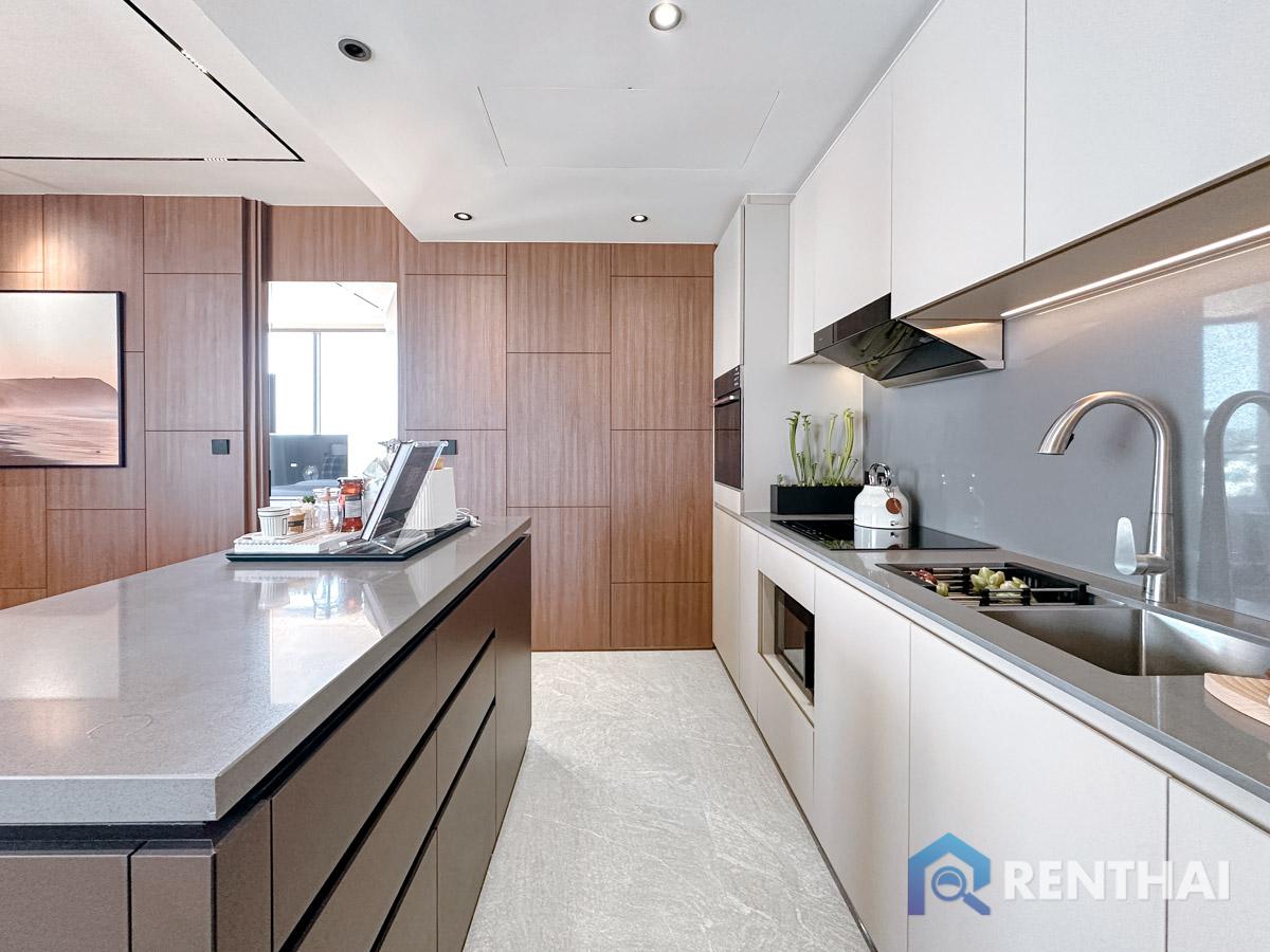 picture Exclusive Luxury Living in private Beachfront condo Pattaya. - 4/25