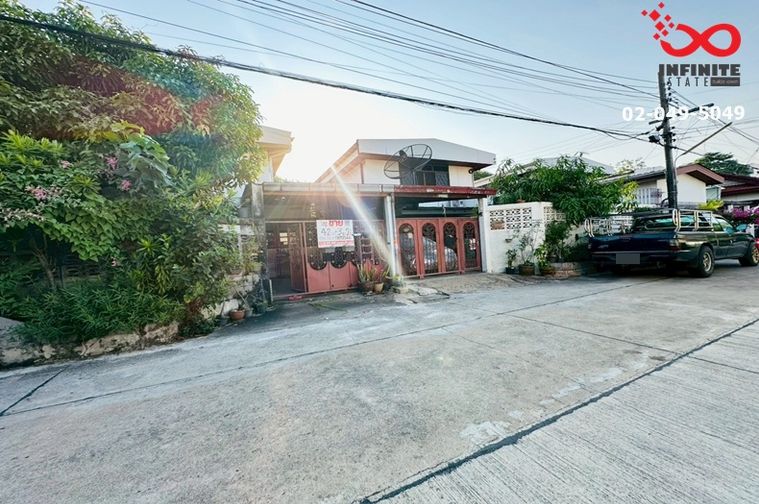3-bed house for sale, 174 sqm, 42 sq wah, Phra Khanong