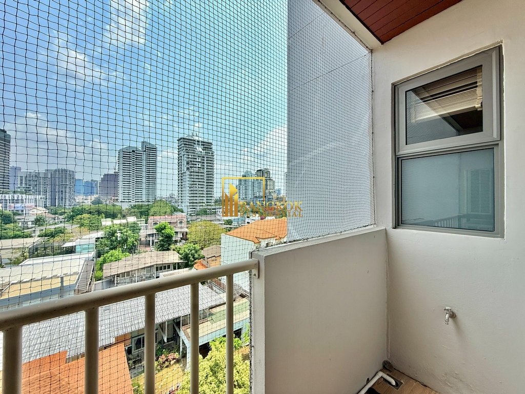 รูป Phatsana Gardens | Large 3 Bedroom Residence in Ekkamai - BR5954CD - รูปที่ 23/50