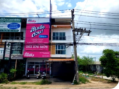 Shophouses for sale Ammata City Industrial Estate : FOR SALE  COMMERCIAL BUILDING PROPERTY  3992000 BAHT.