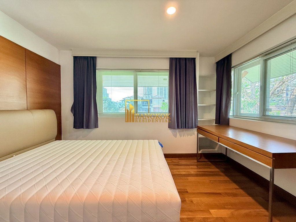 รูป Very Spacious 4 Bedroom House For Rent in Ekkamai Area - BR8448SH - รูปที่ 27/39