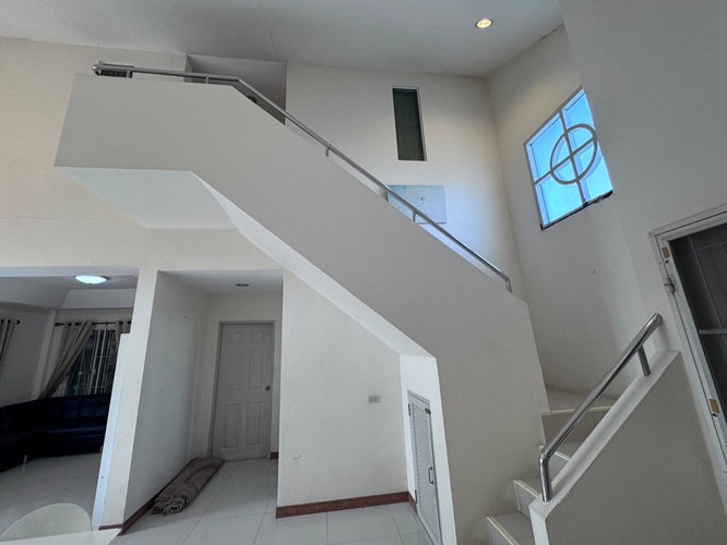 รูป N182 ขายบ้านแฝดชั้นครึ่งบ้านหลังมุม พร้อมเฟอร์ หมู่บ้านสินทรัพย์ 2 ถนนรังสิตนครนายกคลอง 4 บ้านหลังมุมน่าอยู่ตกแต่งแนวสวนแบบธรรมชาติ มีพื้นที่ข้างบ้าน  - รูปที่ 15/26