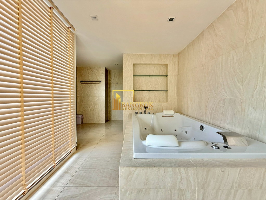 รูป Phatsana Gardens | Large 3 Bedroom Residence in Ekkamai - BR5954CD - รูปที่ 24/50