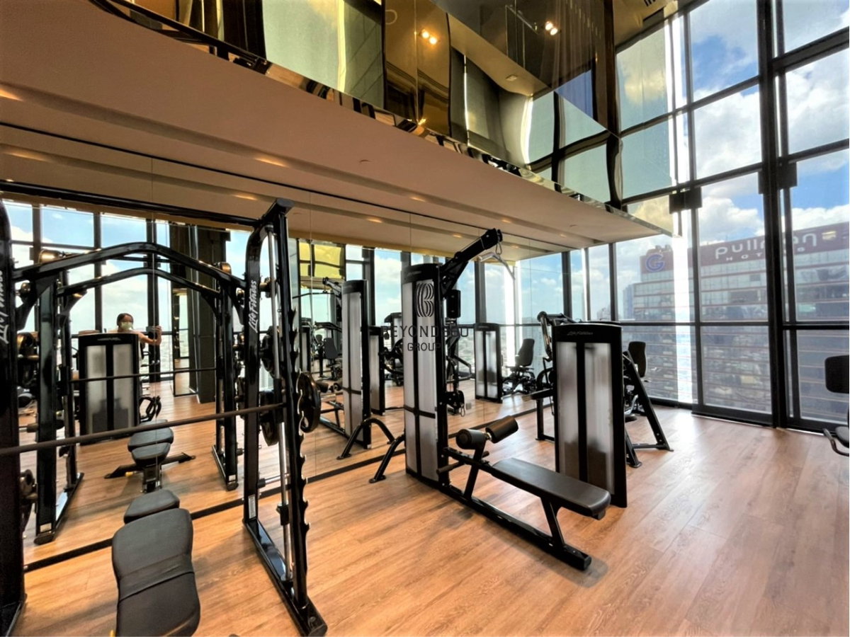 picture Ashton Silom   🌟PN-00005041🌟 - 17/19