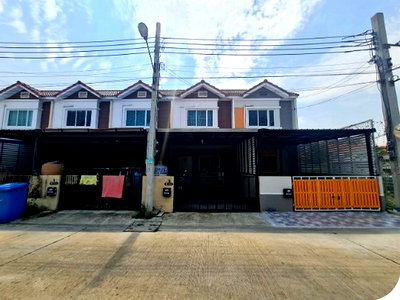 Townhouses for sale Modern Gems Shopping Mall : FOR SALE  TOWNHOUSE PROPERTY  1429000 BAHT.