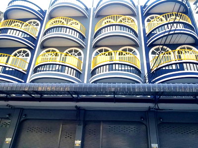 Shophouses for rent Phranakhon Rajabhat University : FOR RENT  COMMERCIAL BUILDING PROPERTY  13000 BAHT per MONTH