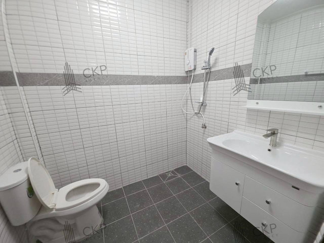 รูป ขาย ทาวน์เฮาส์รีโนเวทใหม่พร้อมอยู่ในซอยรัชดา 32 บนทำเลใจกลางเมือง เดินทางสะดวกใกล้ถนนรัชดาภิเษก ลาดพร้าว และ MRT ภาวนา | รหัส 93353 - รูปที่ 21/22