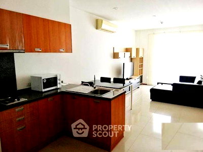 Condos for rent : High-Floor 1-BR 60 Sqm Villa Sathorn near BTS Krung Thon Buri (100m) (ID 514751)