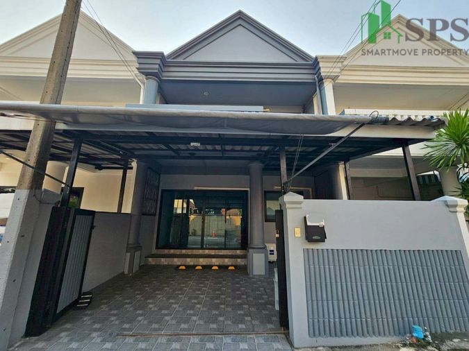 Townhouse for Rent (Corner Unit), Sukhumvit 72 near BTS Bearing (SPSP654)
