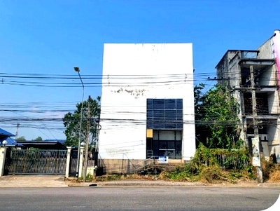 Office for sale Klaeng  Rayong : FOR SALE  OFFICE PROPERTY  5788000 BAHT.