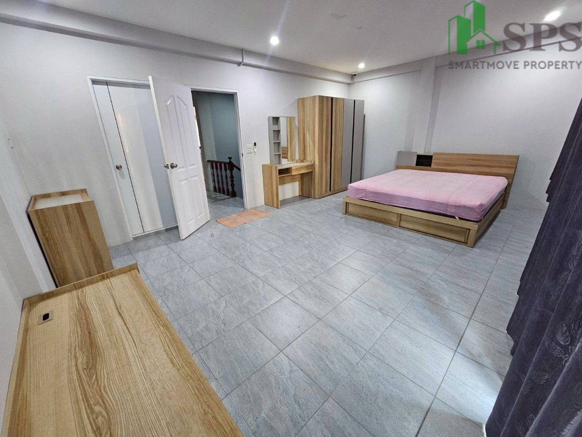 รูป ให้เช่า Townhouse สุขุมวิท 72 ใกล้บีทีเอสแบริ่ง (SPSP654) - รูปที่ 12/16