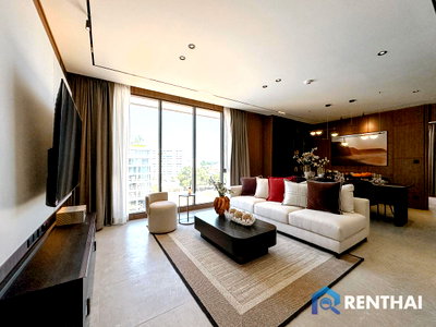Condos for sale : Exclusive Luxury Living in private Beachfront condo Pattaya.