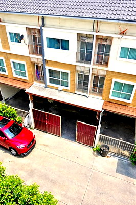 เช่าทาวน์โฮม เขตสวนหลวง : ใกล้ ธัญญะ พาร์ค 900 ม. รีโนเวทใหม่ทั้งหลัง 20 ตร.วา.เฟอร์ฯ เครื่องใช้ไฟฟ้าครบ ซิตี้ พัฒนาการ30-34 ทาวน์โฮม 3 ชั้น 3 นอน 3 น้ำ