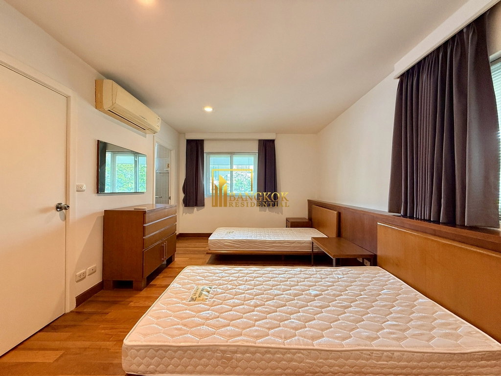 รูป Very Spacious 4 Bedroom House For Rent in Ekkamai Area - BR8448SH - รูปที่ 23/39
