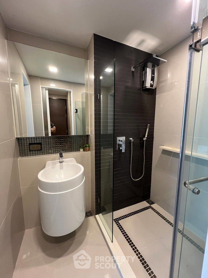 รูป คอนโด 1-ห้องนอน ที่ ริธึ่ม สาทร ใกล้ BTS สะพานตากสิน (ID 592471) - รูปที่ 10/14